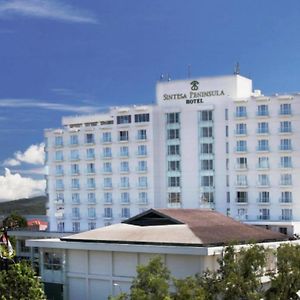 โรงแรมวินเทซ่า เพนินซูล่า มานาโด Exterior photo