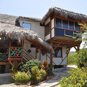 Azuluna Ecolodge ปูแอร์โตโลเปซ Exterior photo