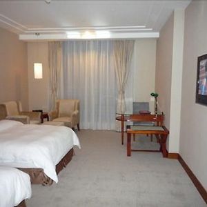 Palm Tress Business Hotel เจียงเหมิน Room photo