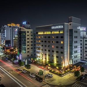 แชงเกรีย บีช ทัวริสต์ โฮเต็ล Hotel มกโพ Exterior photo