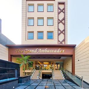 The Grand Ambassador Hotel ฟักวารา Exterior photo