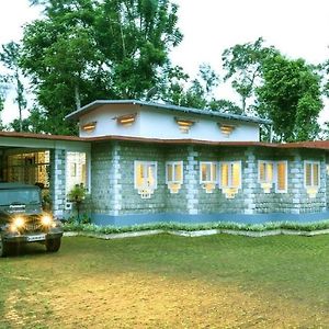 Coorg Kolamotte Hotel Gonikoppal Exterior photo