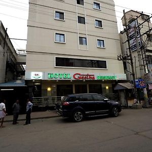 Geetha Regency Hotel คุนตูร์ Exterior photo