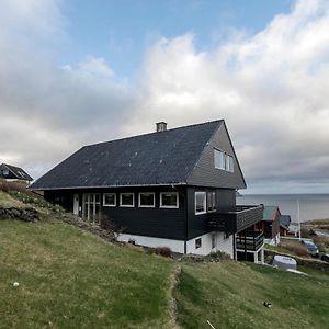 Faroeguide Bed & Breakfast ทอร์สเฮาน์ Exterior photo