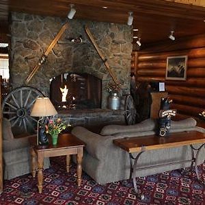 Headwaters Lodge And Cabins โมแรน Interior photo