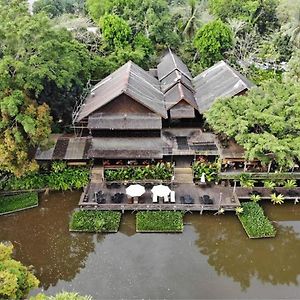 Sepilok Nature Lodge - Formerly Known As Sepilok Nature Resort ซันดากัน Exterior photo