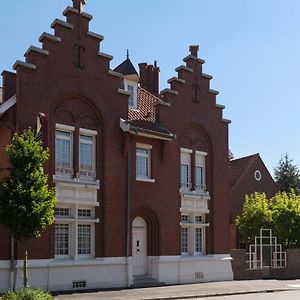 Logis - Belle Hotel, Lille-Ouest ไบโยล Exterior photo