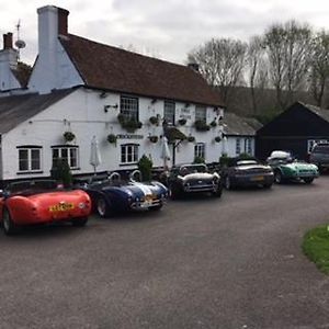 The Cricketers Arms Hotel เพทเวิร์ธ Exterior photo