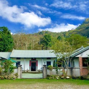 Yellow Stone M.V. Bed & Breakfast ซานยี่ Exterior photo