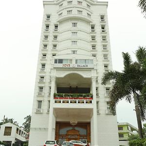 จอย พาเลซ Hotel Thrissur Exterior photo