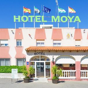Hotel Moya โมเนสเตริโอ Exterior photo