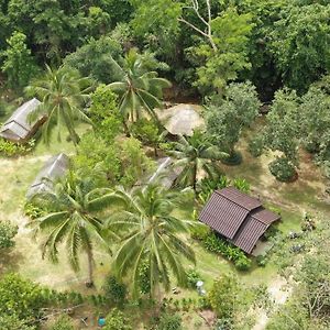 Baan Kon Kan Resort Ko Kut Exterior photo