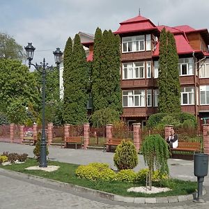 Сонячна Hotel ตรุสคาเวตส์ Exterior photo