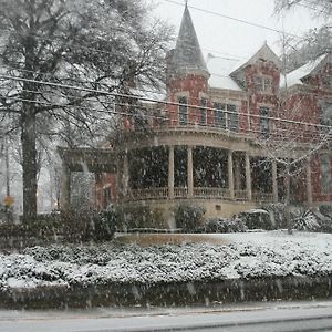 Burke Mansion Bed & Breakfast เมคอน Exterior photo