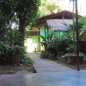 Tambopata Hostel Bambu ปูแอร์โต มัลโดนาโด Exterior photo
