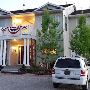 Lions Gate Manor Bed & Breakfast ลาวา ฮ็อตสปริงส์ Exterior photo