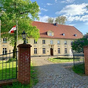 Schloss Diedersdorf Hotel โกรสบีเรน Exterior photo