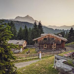 Chalet-Hotel Borgo Eibn Mountain Lodge, The Originals Relais เซาริส Exterior photo