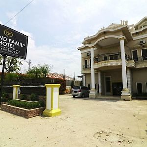 โรงแรมแกรนด์ แฟมิลี Sungairampah Exterior photo