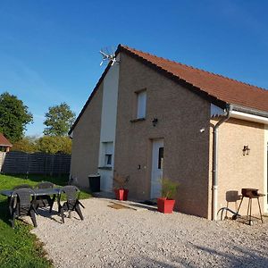 Gite Le Petit Pied-A-Terre La Chapelle-Saint-Sauveur  Exterior photo