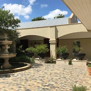 The Courtyard At La Loggia Apartment นอตติงแฮมโรด Exterior photo