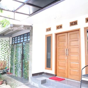 Zenrra Backpacker Hotel บันดุง Exterior photo