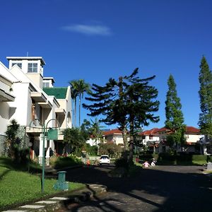 Villa Tamie Bumi Ciherang ชิปานาส Exterior photo