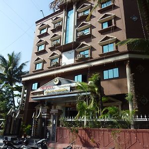 Hotel Eagle Executive Pimpri-Chinchwad Exterior photo