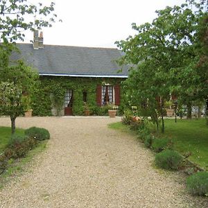 La Poiriere Bed & Breakfast Chemellier Exterior photo