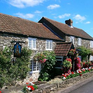 The Carpenters Arms Hotel Pensford Exterior photo