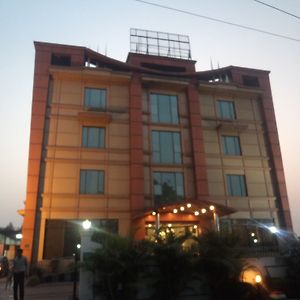 Amaya Hotels บาแรลลี Exterior photo