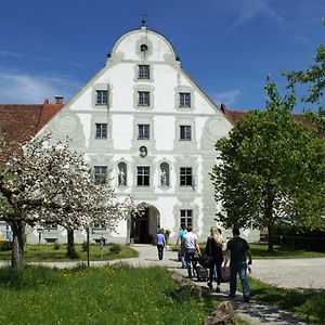 Zentrum Fur Umwelt Und Kultur - Gastehaus Und Jugendbildungseinrichtung Im Maierhof เบเนดิกต์บอยเอิร์น Exterior photo