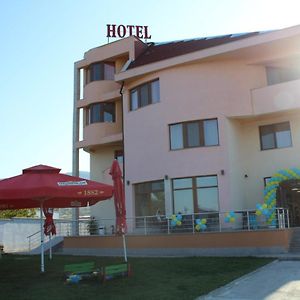 Семеен Хотел Дани Hotel Asenovgrad Exterior photo