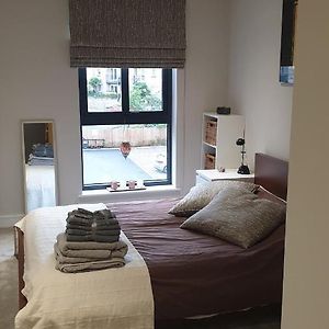 1 Double Guest Bedroom In My Home North Leeds ฮอร์สฟอร์ธ Exterior photo