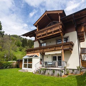 Splendid Apartment In Zell Am See With Garden บาดกัสไตน์ Exterior photo