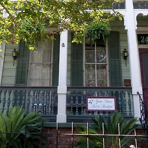 Garden District Bed And Breakfast นิวออร์ลีนส์ Exterior photo