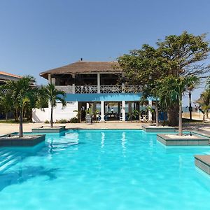 Djembe Beach Resort โคโลลิ Exterior photo