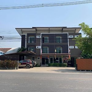 Bansappoori Aparthotel ลำพูน Exterior photo