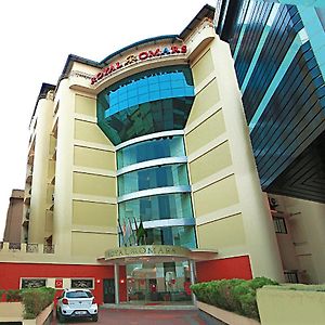 รอยัล โอมาร์ Hotel Kannur Exterior photo
