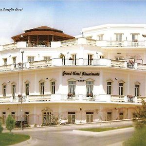 Grand Hotel Rinascimento กัมโปบัสโซ Exterior photo