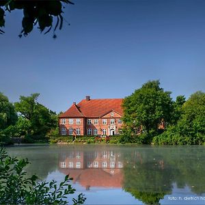 Herrenhaus Borghorst Hotel Osdorf Exterior photo