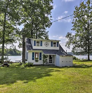 Lakefront Cottage With Covered Porch And Dock! Coventry Exterior photo