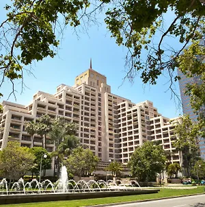 อินเตอร์คอนติเนนตัล ลอสแองเจลิส เซ็นจูรี่ซิตี้ แอท เบเวอร์ลีฮิลล์ Hotel ลอสแอนเจลิส Exterior photo