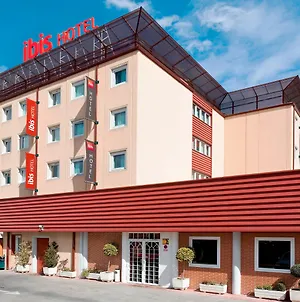 ไอบิส มาดริด ฟูเอนลาบราดา Hotel Exterior photo