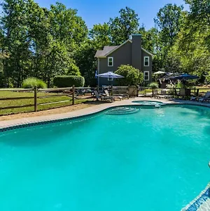 Large Family-Ready Home With Pool In Horse & Wine Country Marshall Exterior photo