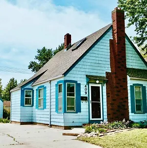 Bluebird Cottage, Walking Distance To Fairgrounds ฮัทชินสัน Exterior photo