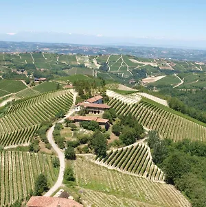 Private Estate Among The Vineyards Of Alba - Italy Villa Trezzo Tinella Exterior photo