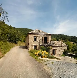 Country Old Stone House Immerse In Nature Lequio Berria Exterior photo