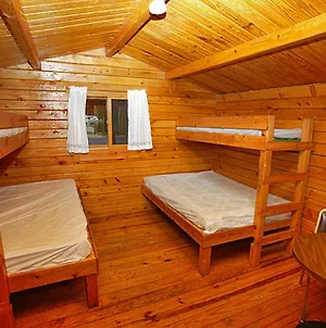 Arrowhead Camping Resort Cabin 1 Douglas Center Exterior photo