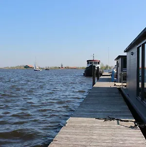 Cozy Houseboat At The Edge Of The Marina With Beautiful View Hotel Uitgeest Exterior photo